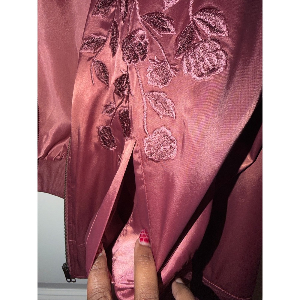 Torrid Women Rose Mauve Embroidered Satin Bomber Jacket Size 0 - Picture 6 of 7